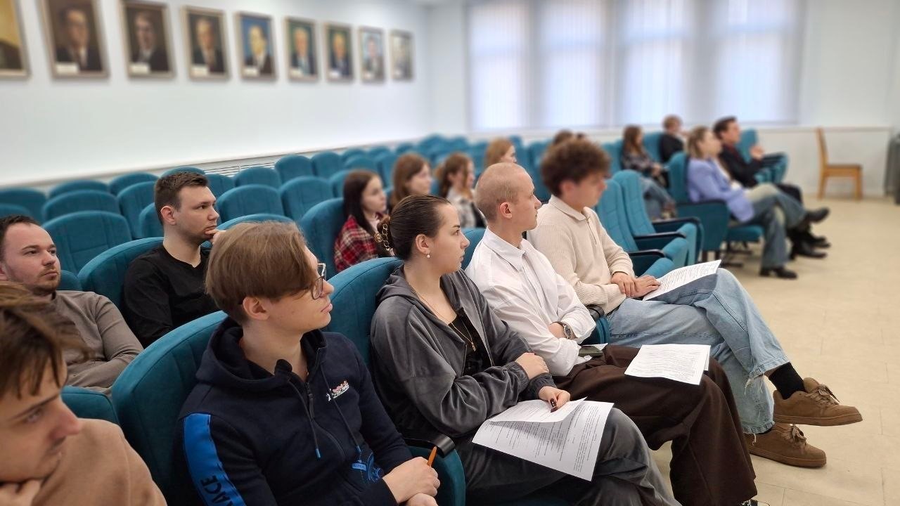В НПЦ по геологии 25 марта состоялась встреча с молодежью, на которой присутствовала первый секретарь Первомайского районного комитета ОО «БРСМ» Владислава Батура.